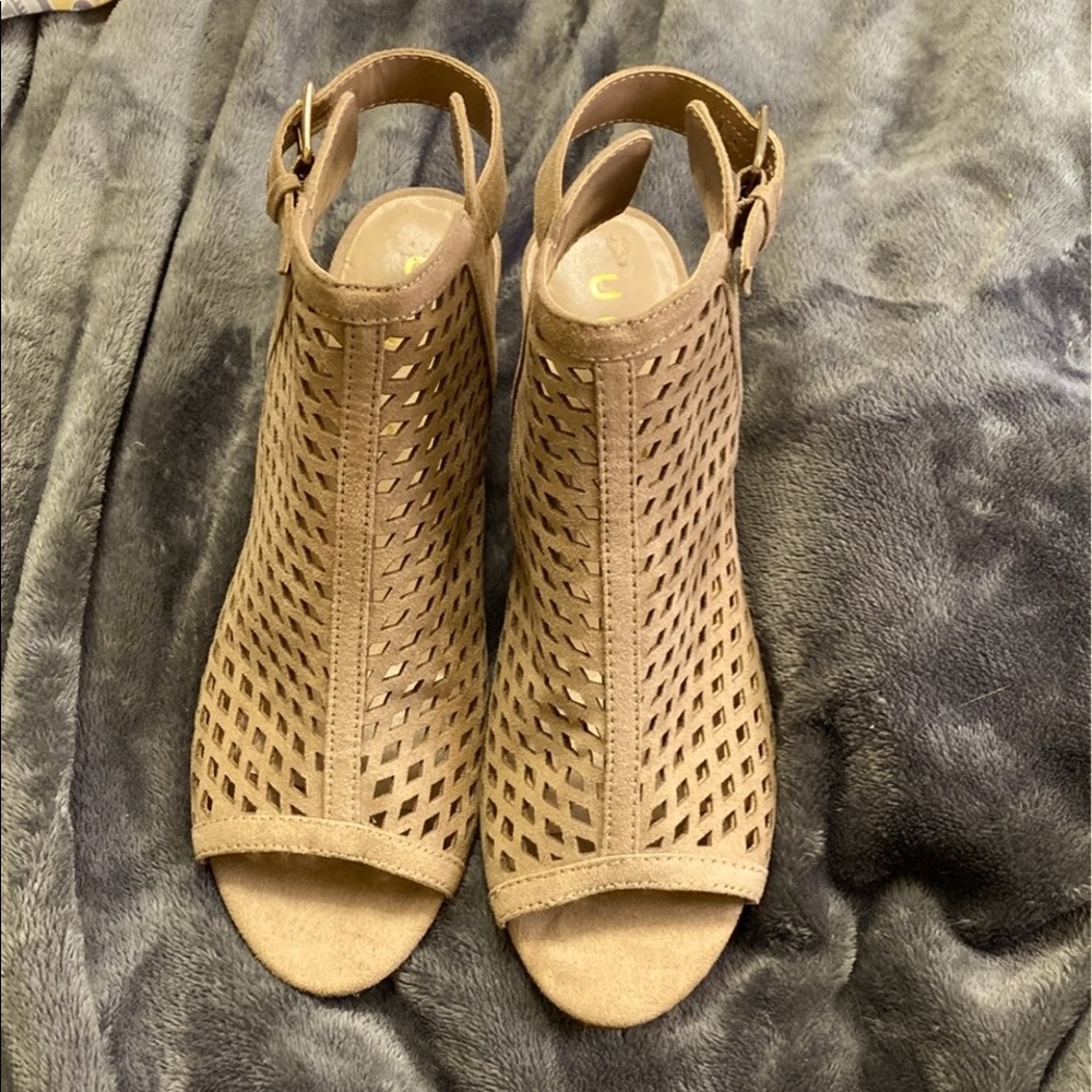 perforated sandles